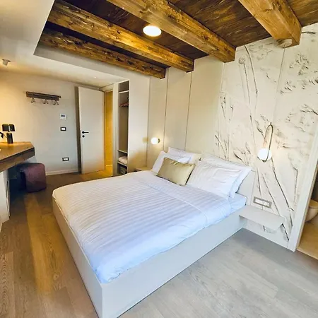 Maxima Comoda Luxury Villa