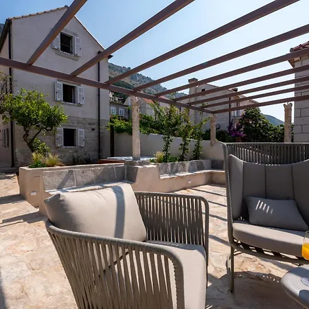 Maxima Comoda Luxury Villa