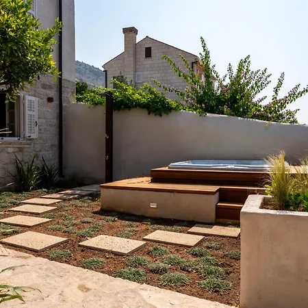 Maxima Comoda Luxury Villa *