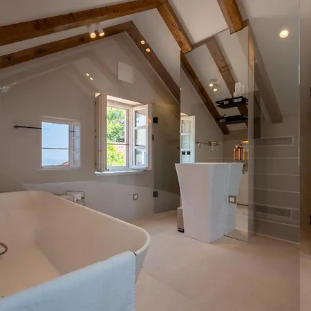 Maxima Comoda Luxury